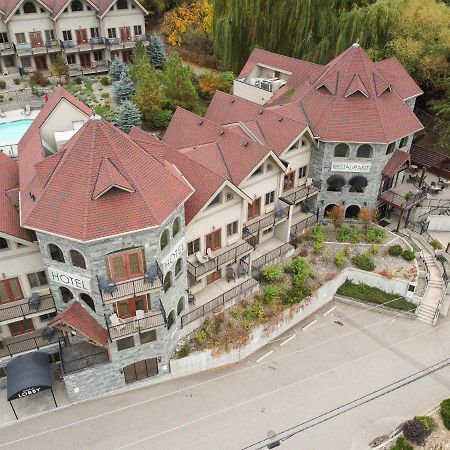 The Castle At Swan Lake Vernon Exterior foto