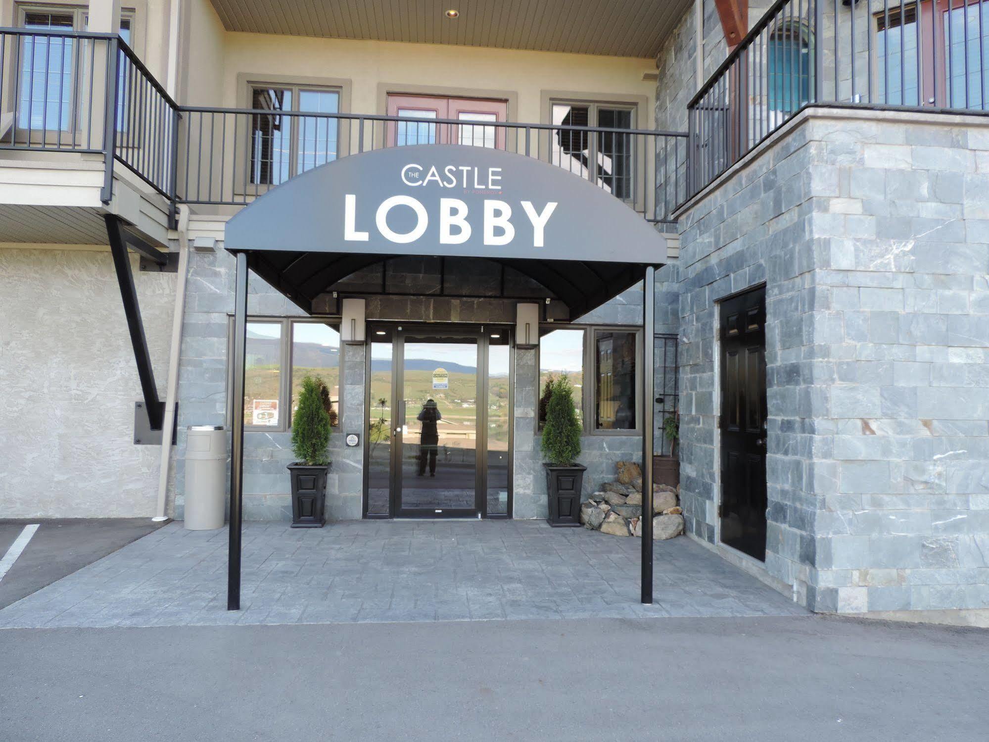 The Castle At Swan Lake Vernon Exterior foto